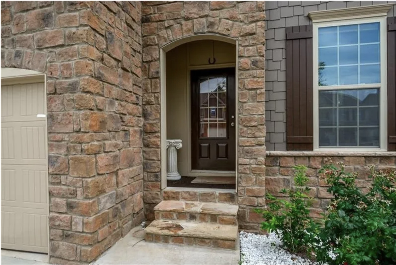 826 Harrison Dr #NA - Photo 3 of 27