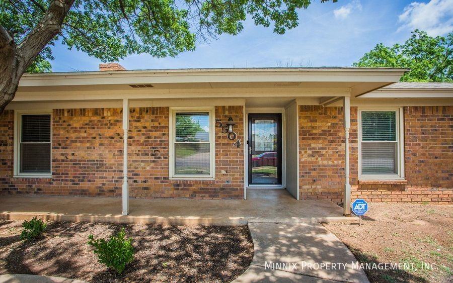 5504 73rd St - Photo 4 of 43