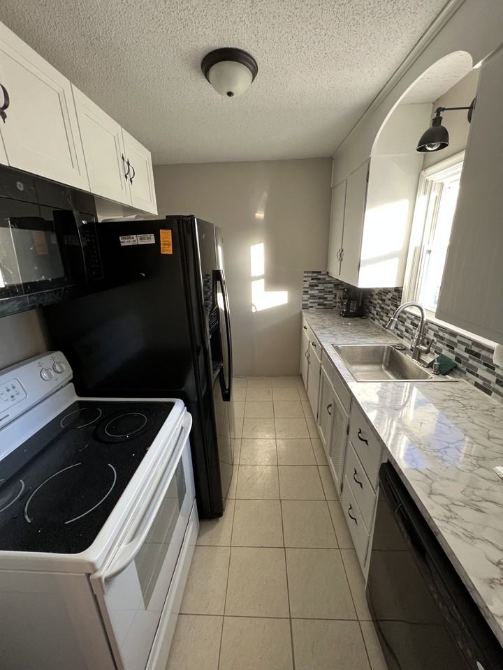 1101 Pomeroy St #NA - Photo 4 of 12