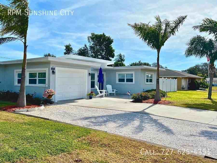 165 Mineola Dr W - Photo 2 of 23