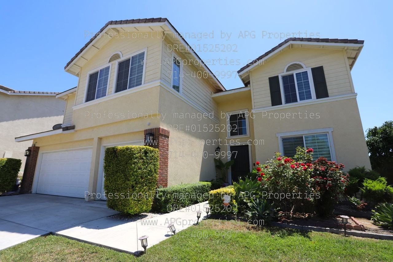 3228 Vista Ter - Photo 2 of 32