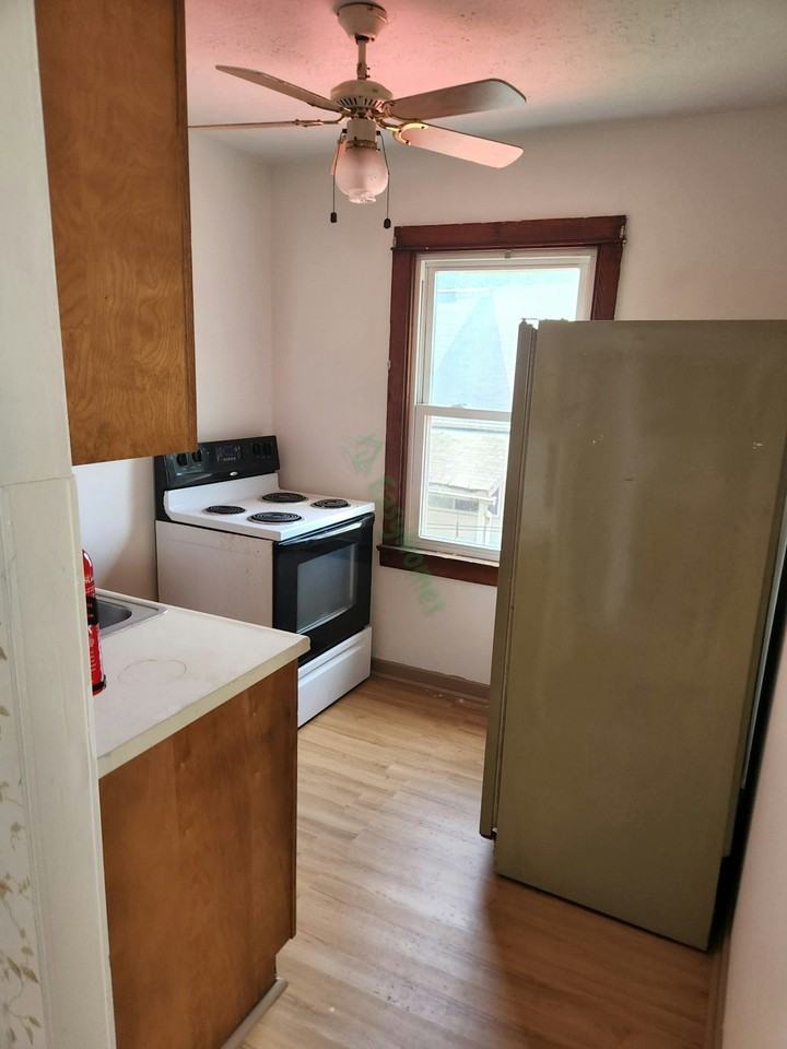 145 Virginia Street - Photo 4 of 10