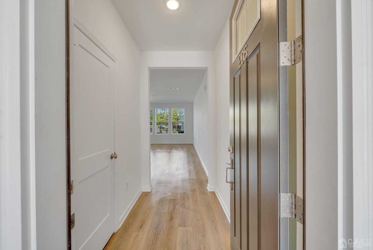 205 Park Ln - Photo 2 of 30