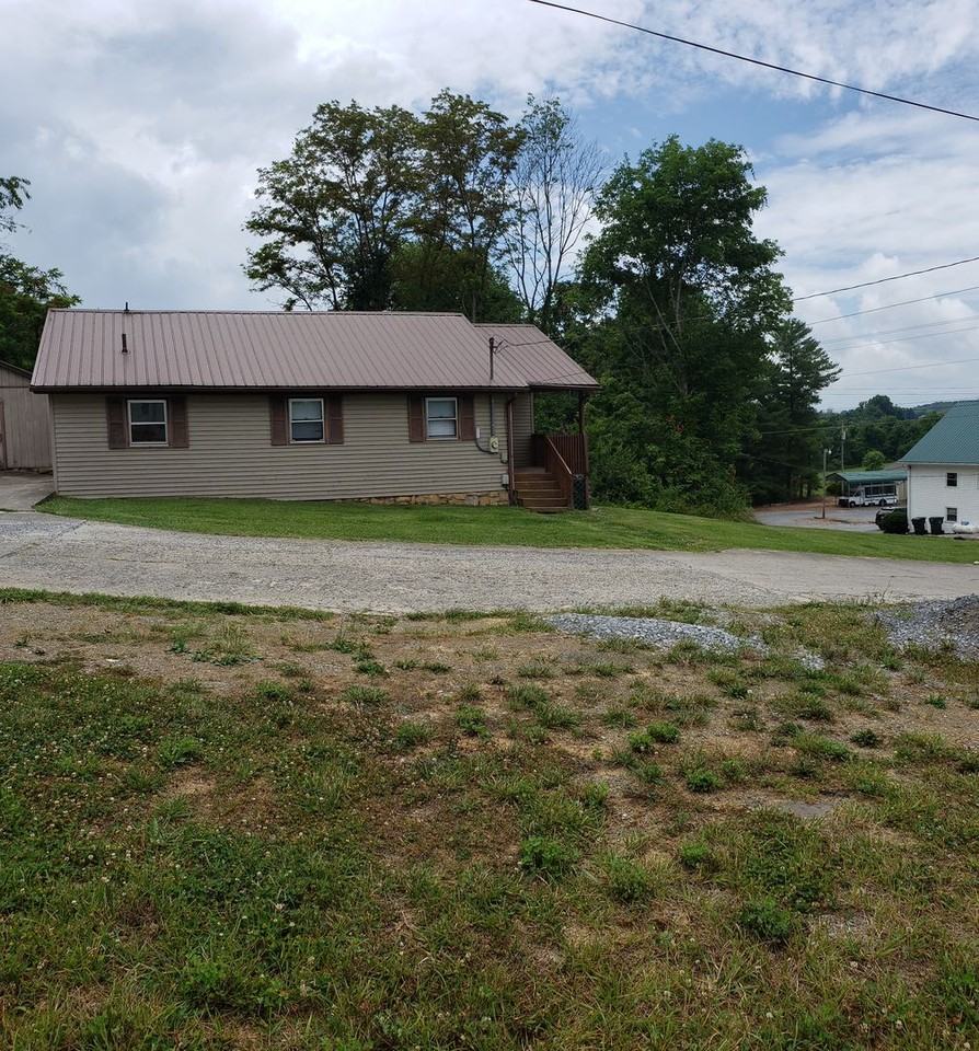 111 Elliott And Scott Cir - Photo 3 of 17