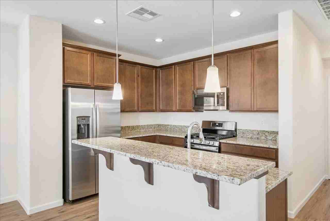 2218 Water Canyon Dr - Photo 4 of 36
