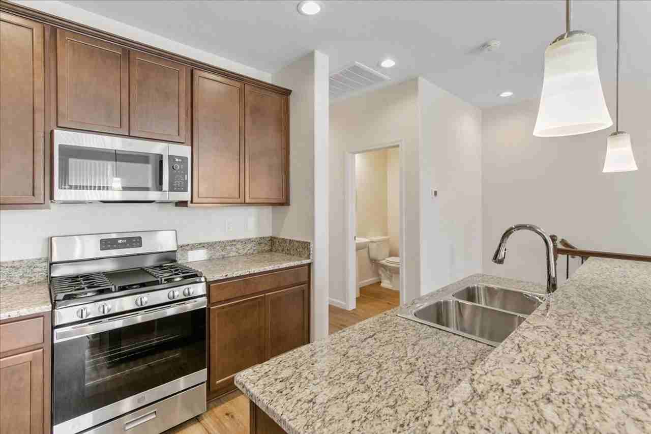 2218 Water Canyon Dr - Photo 7 of 36