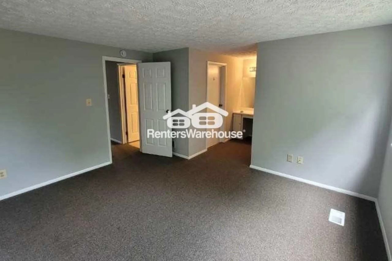 8052 Croydon Way - Photo 3 of 7