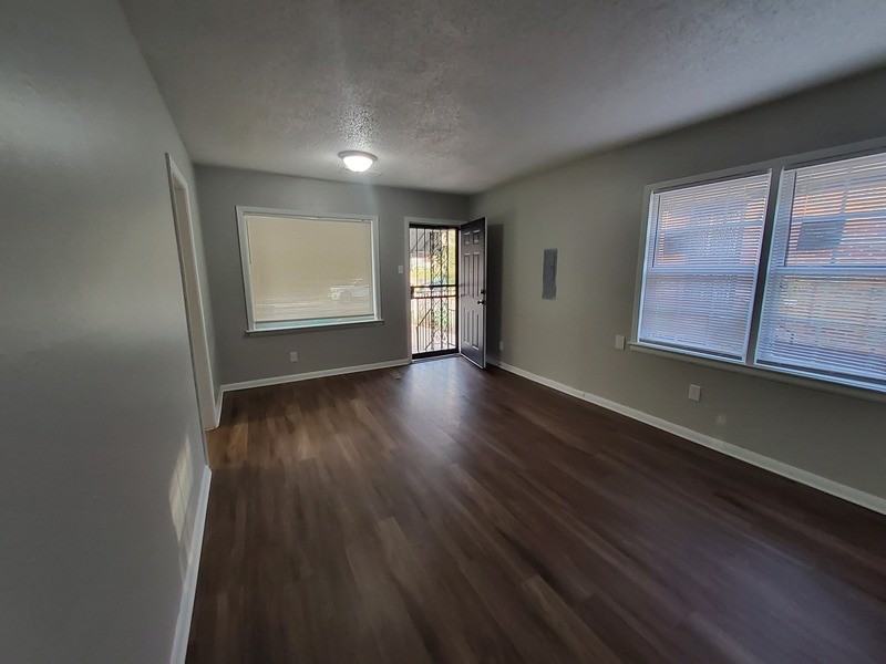 1431 Kimball Ave - Photo 2 of 13