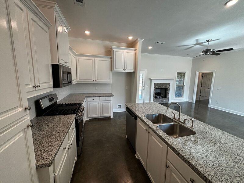 234 Hemingway Cir - Photo 3 of 25