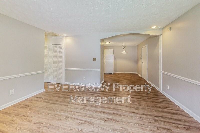 3962 Strathmore Dr - Photo 6 of 34