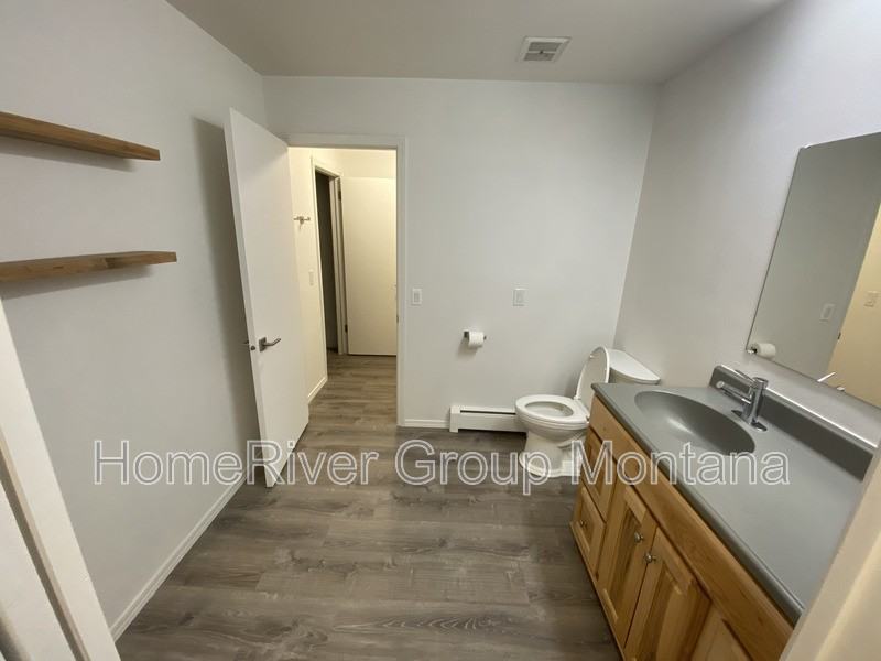 2234 36th St Uppr - Photo 2 of 10