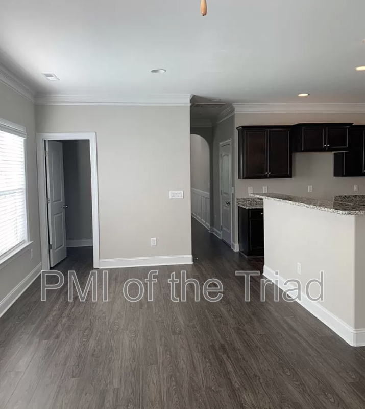 868 Silver Leaf Dr - Photo 2 of 21