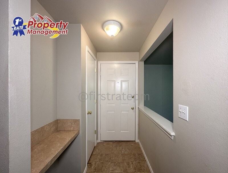 2867 W Malad St - Photo 4 of 22