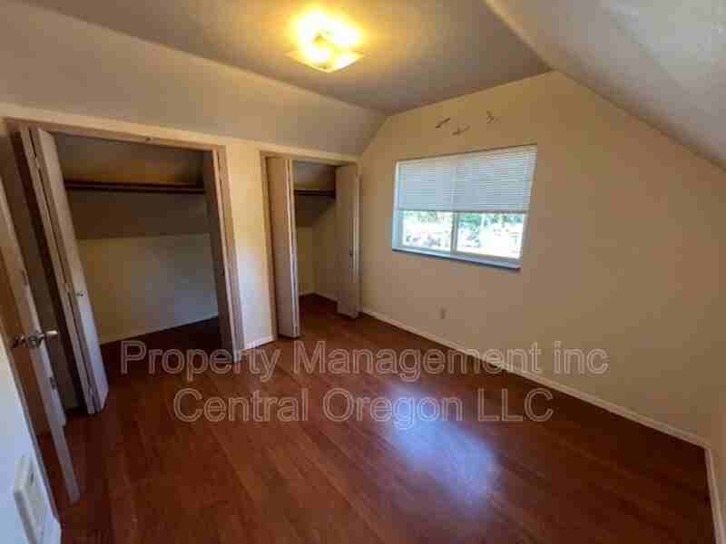 354 Ne Penn Ave #3 - Photo 4 of 9