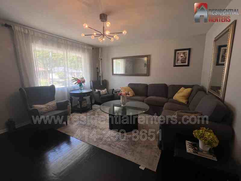 6125 W Hustis St - Photo 3 of 22