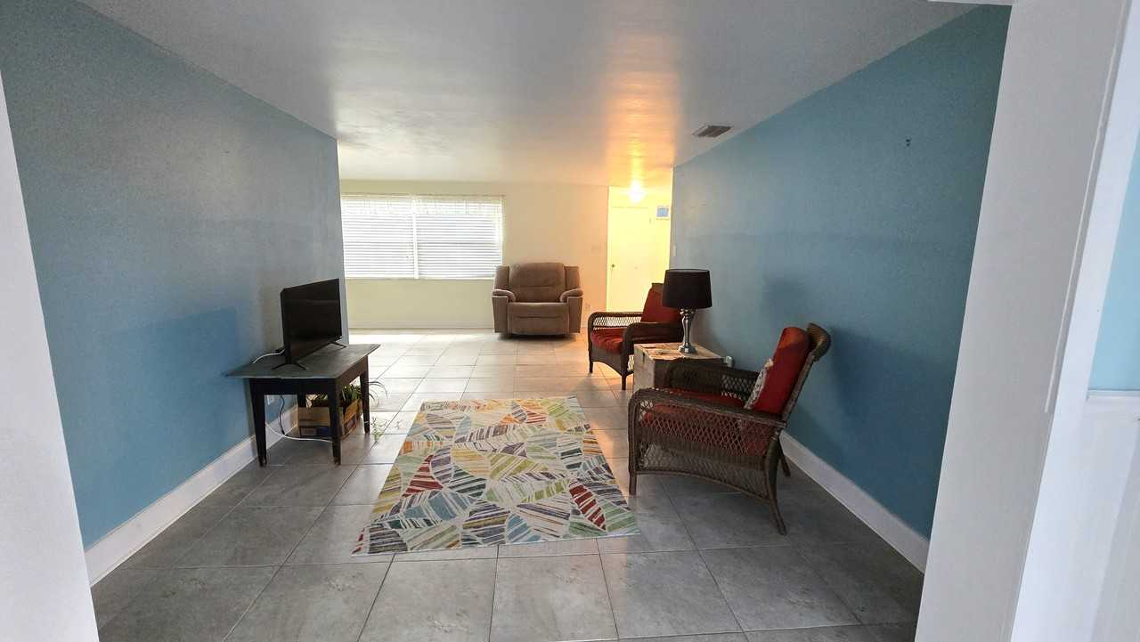 13711 Allyn Dr - Photo 3 of 28