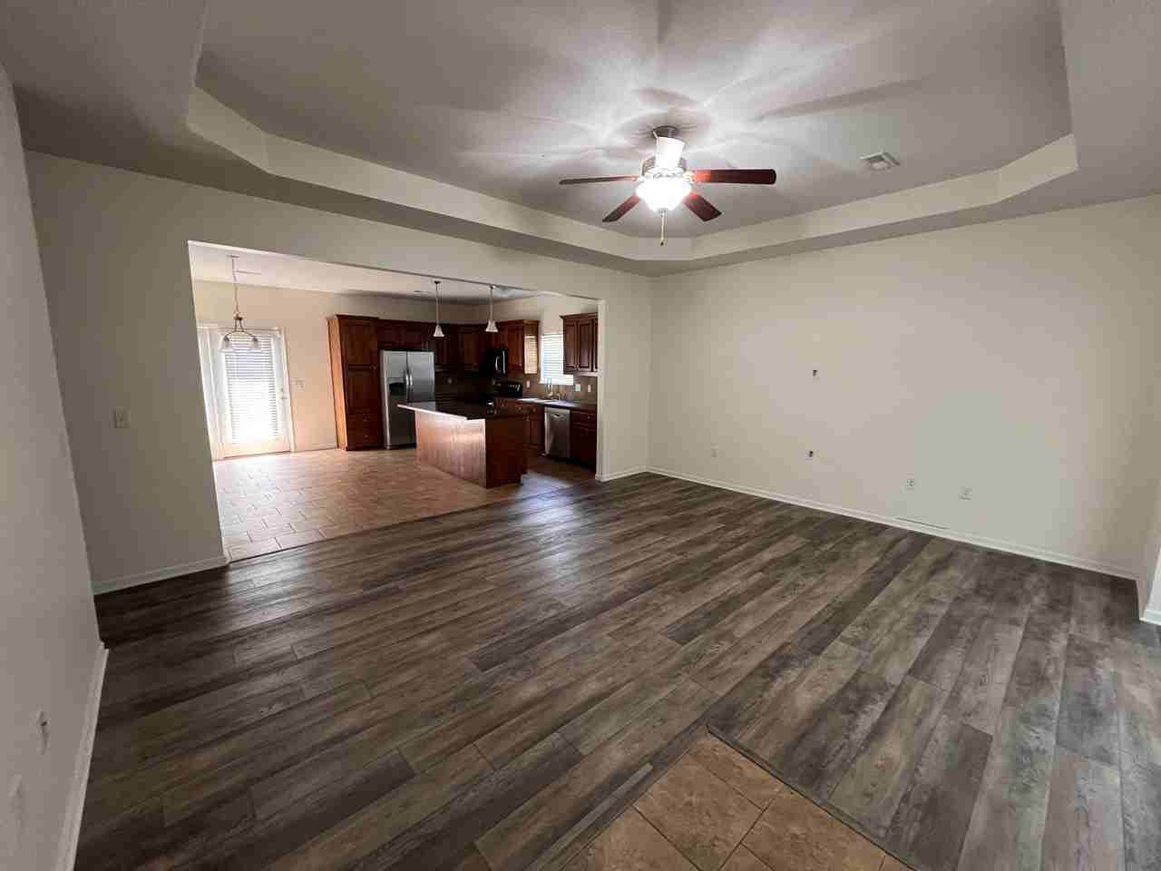 1220 Cypress Ct - Photo 2 of 9