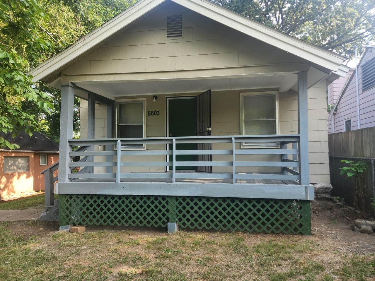 5603 E 30th Ter - Photo 2 of 5