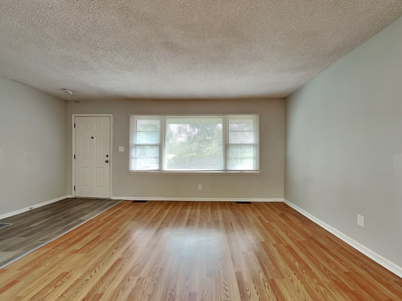 1815 Ne 55th St - Photo 2 of 19