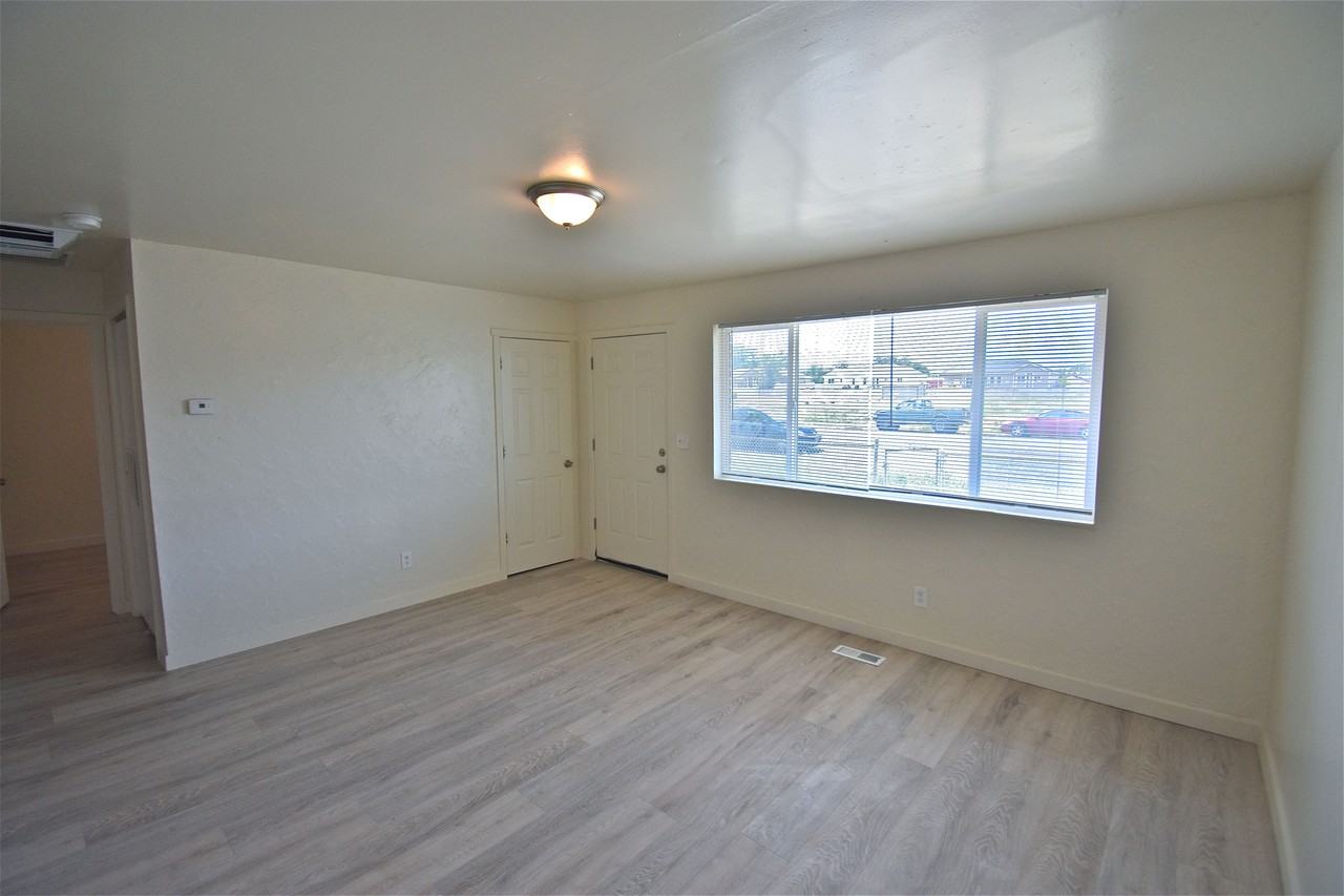 3007 Sw - Photo 3 of 14
