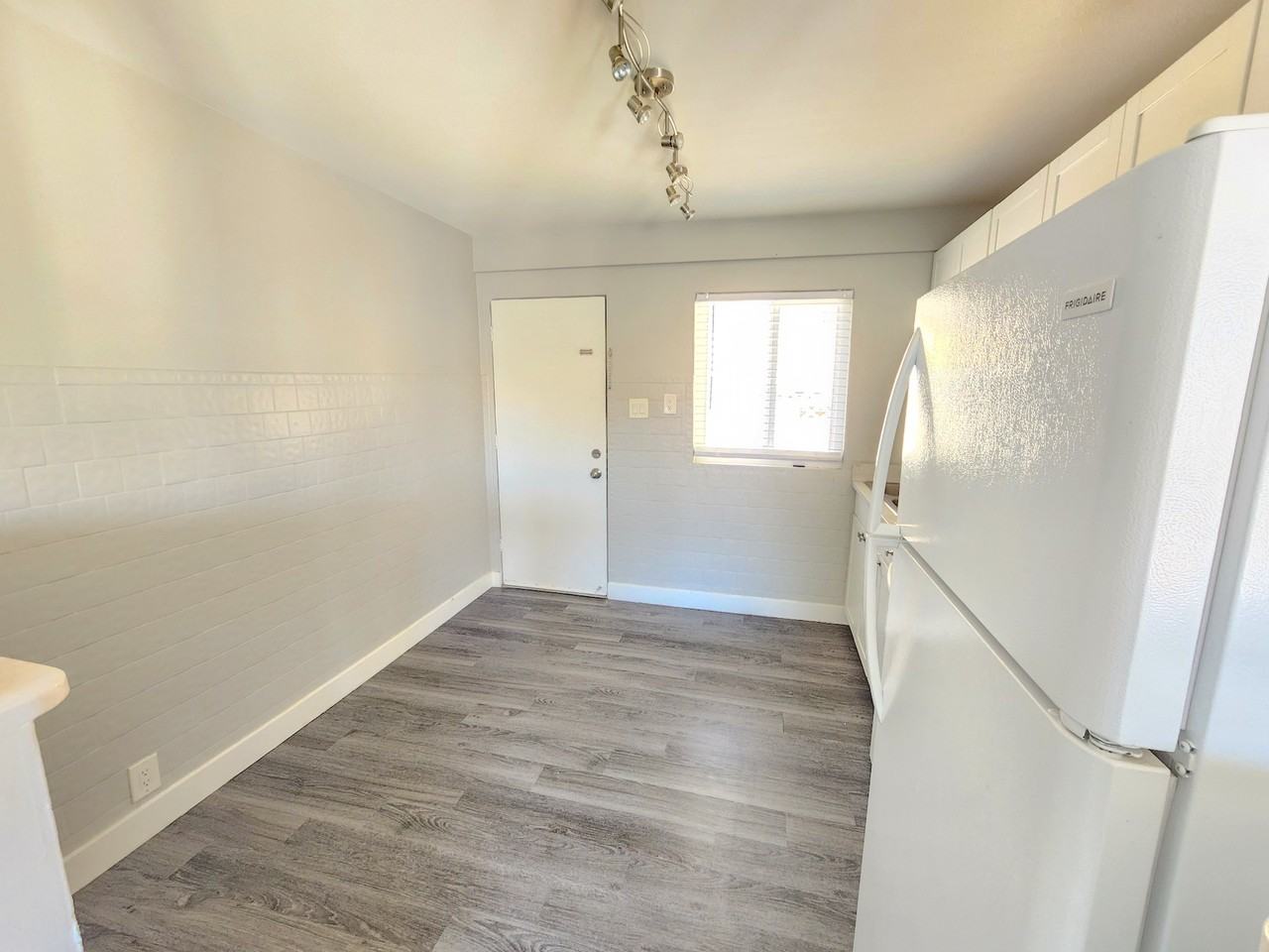 221 S 10Th St - Photo 3 of 17