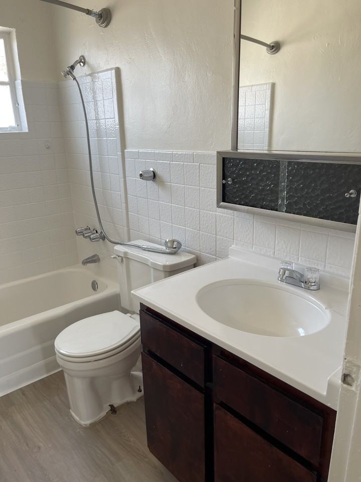 916 W Piedmont Rd - Photo 4 of 12