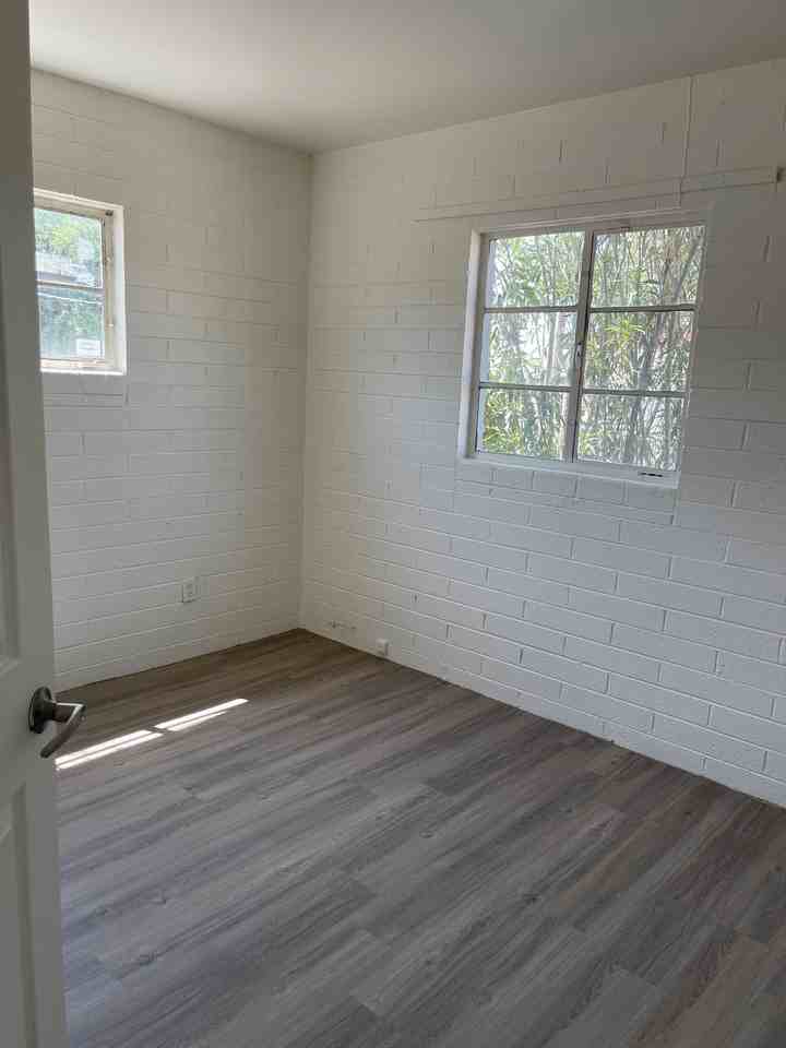 916 W Piedmont Rd - Photo 5 of 12