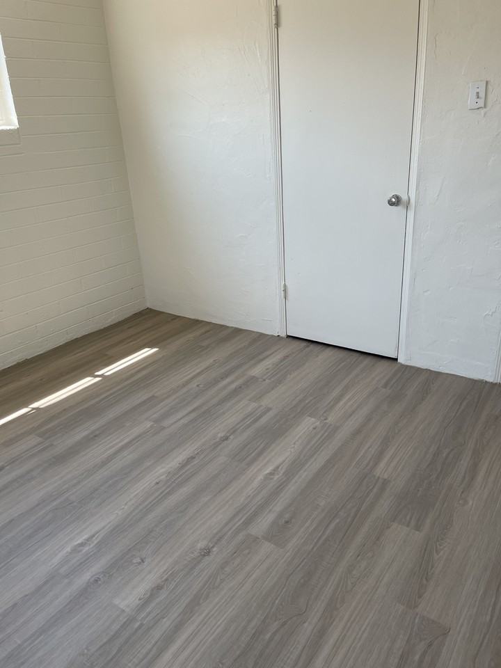 916 W Piedmont Rd - Photo 7 of 12