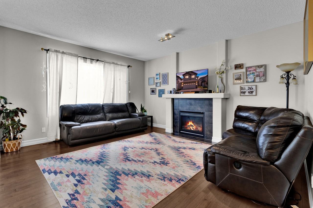 621 171 St Sw - Photo 2 of 50