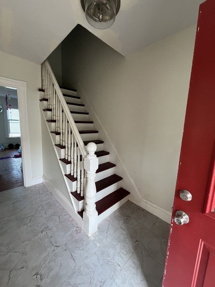 294 Whiting Ave - Photo 3 of 15