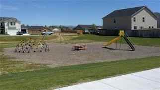 100 Sw Quaker Dr - Photo 2 of 5