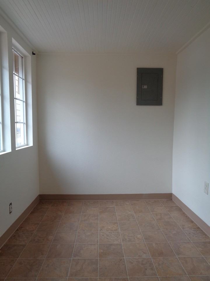 1596 Mhh18 #1 - Photo 2 of 42