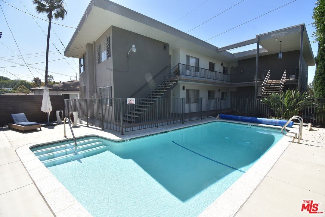 125 W 64th St ##4 - Photo 2 of 9