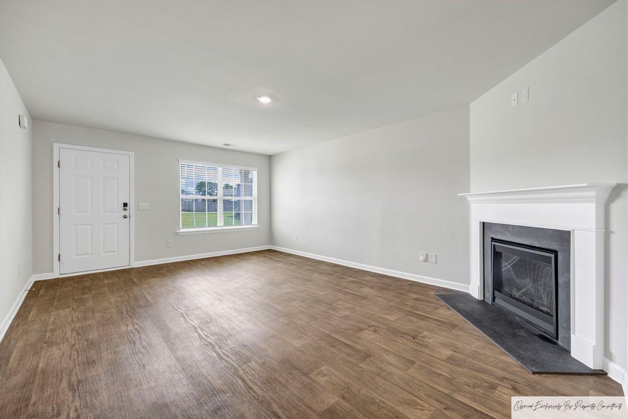 148 Rushton Dr - Photo 5 of 32