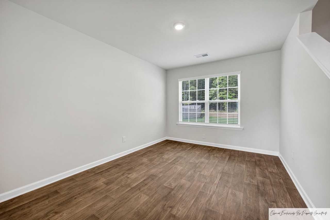 148 Rushton Dr - Photo 6 of 32