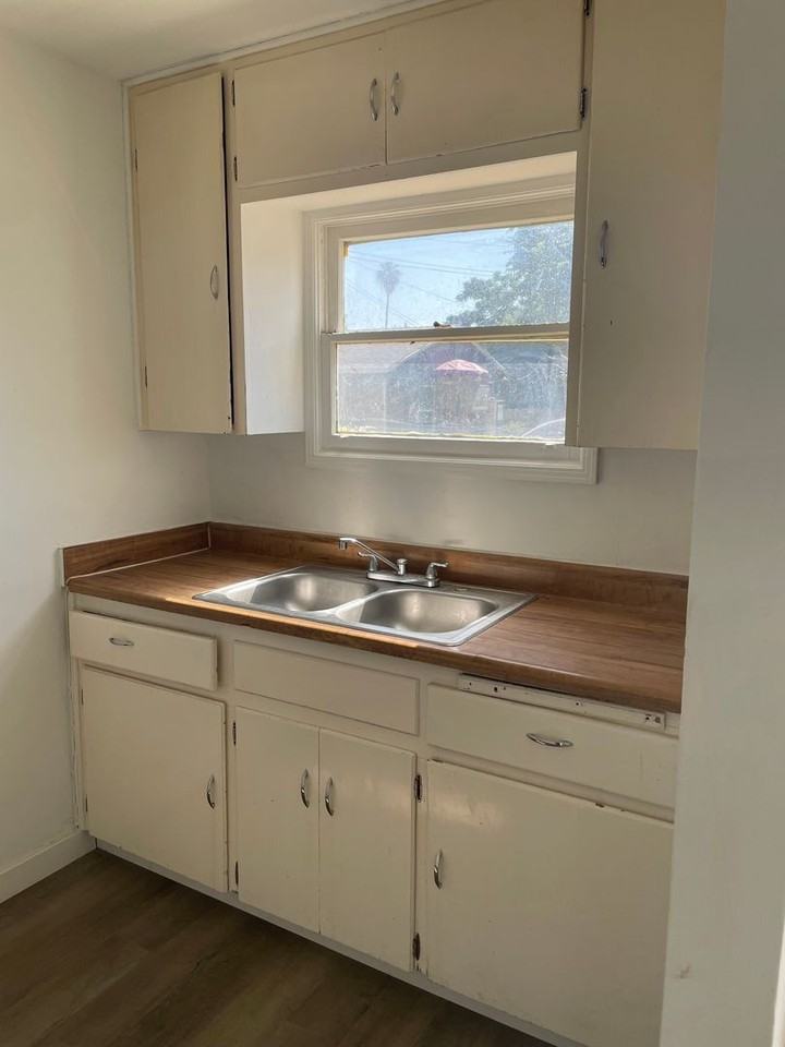 Convenient Living Awaits: Spacious Units Near Essential Amenities and Freeway Access - Photo 3 of 18