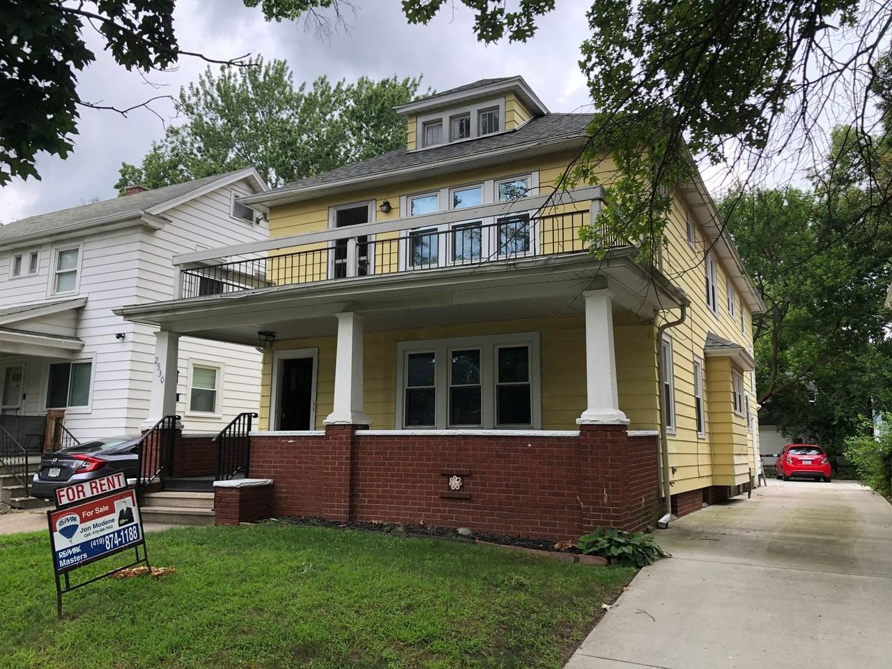 2530 Berdan Avenue - Photo 2 of 29
