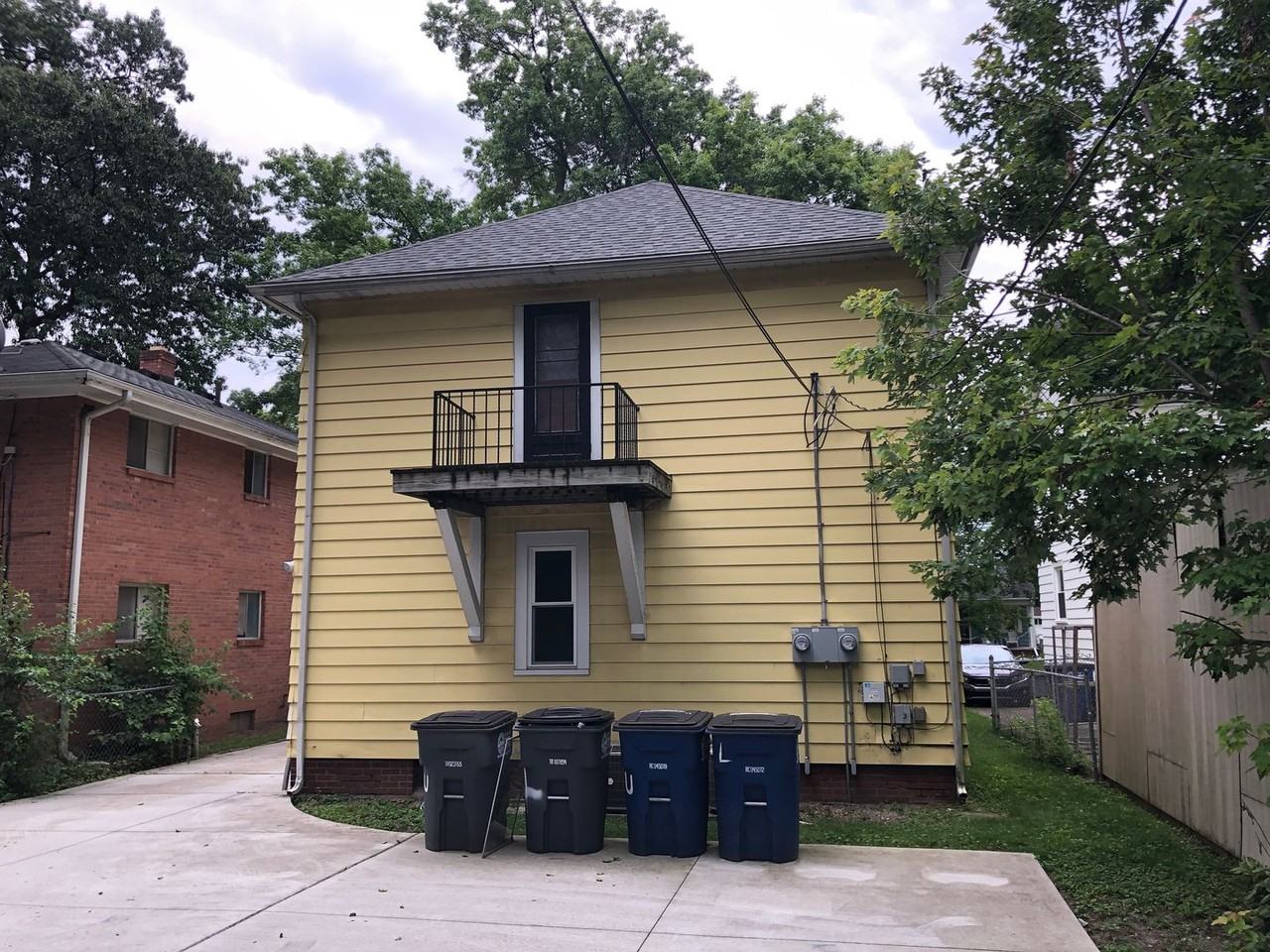 2530 Berdan Avenue - Photo 3 of 29