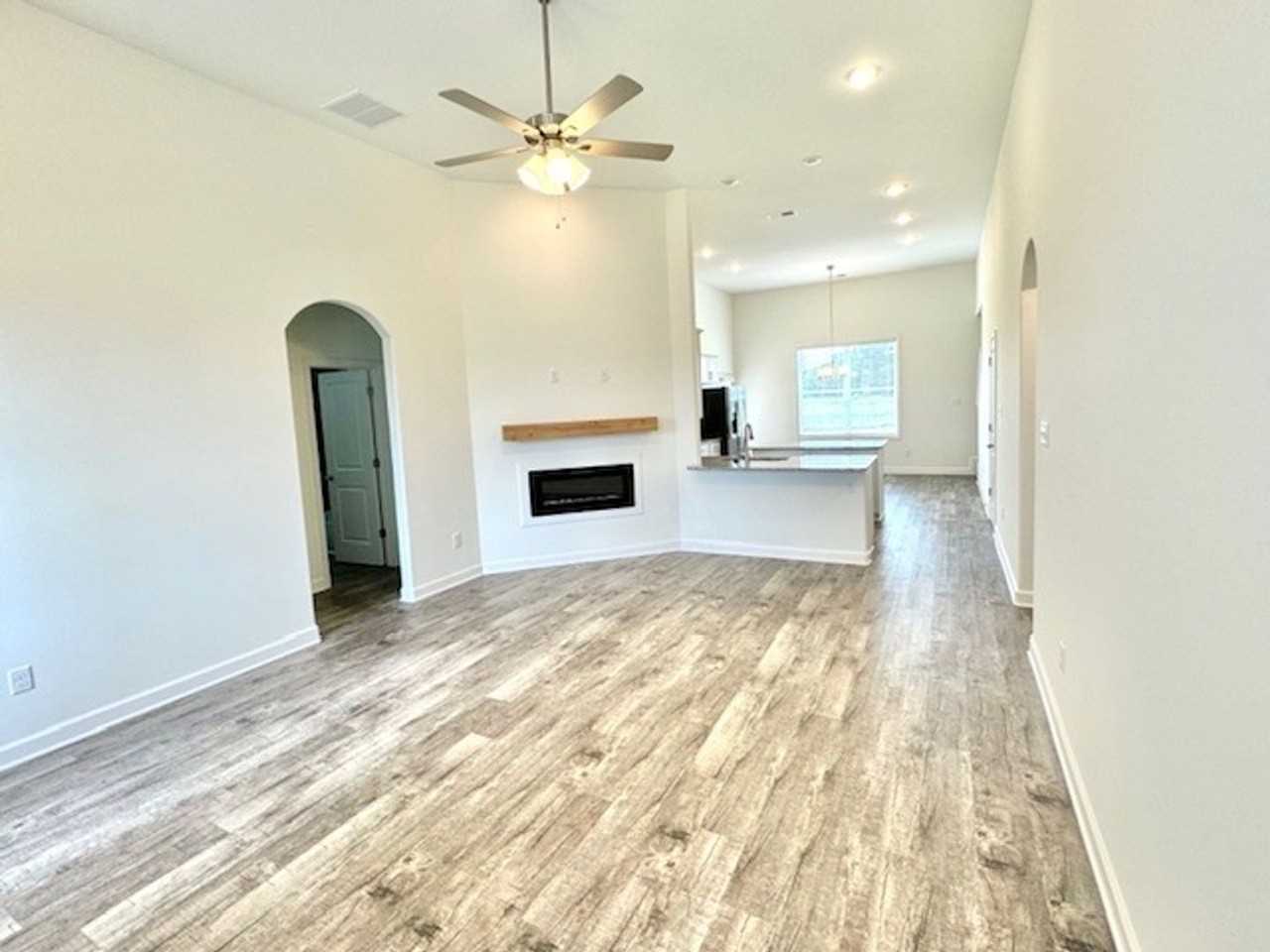 115 Primrose Ln - Photo 3 of 13