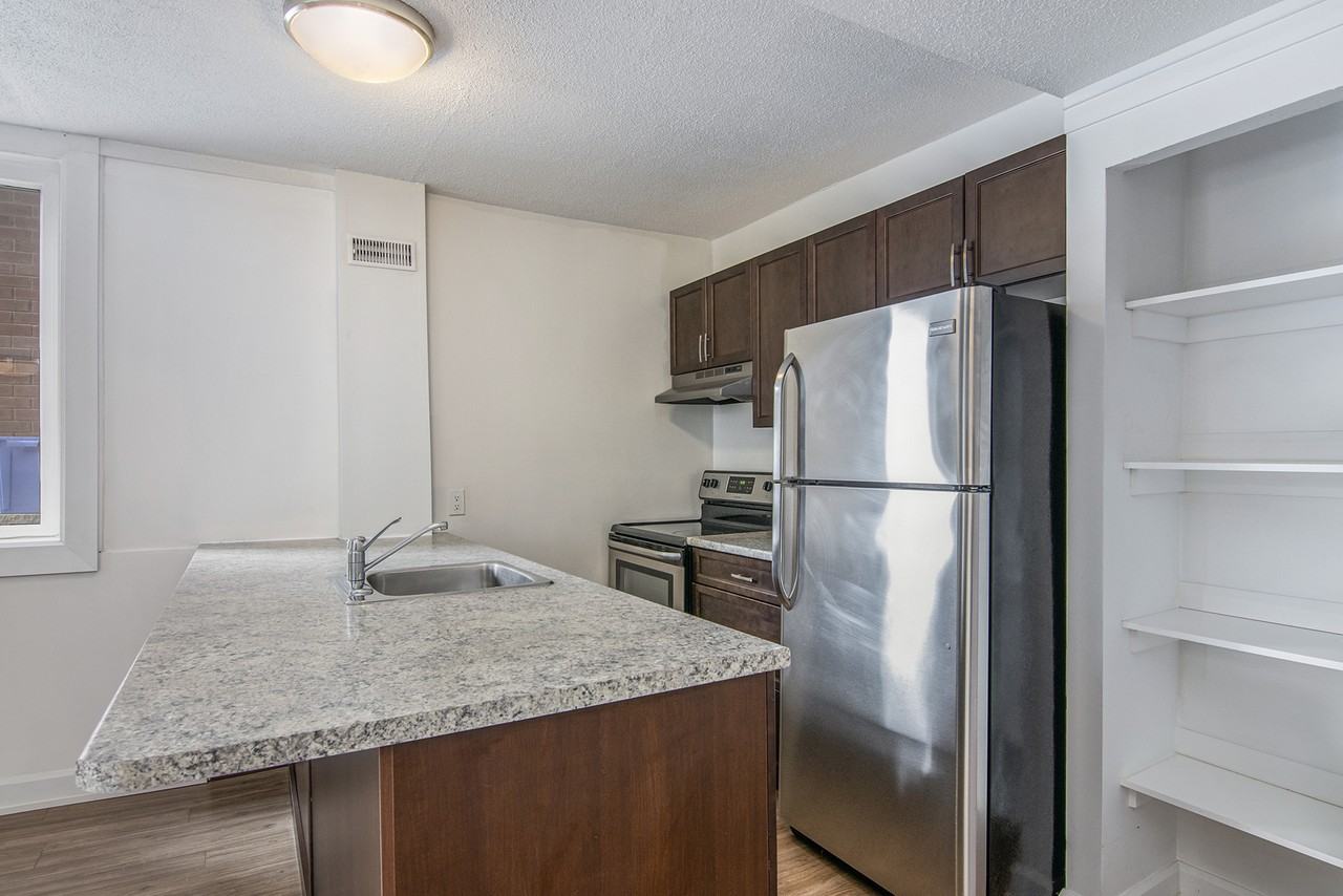 91-93 Melrose Ave - Photo 2 of 7