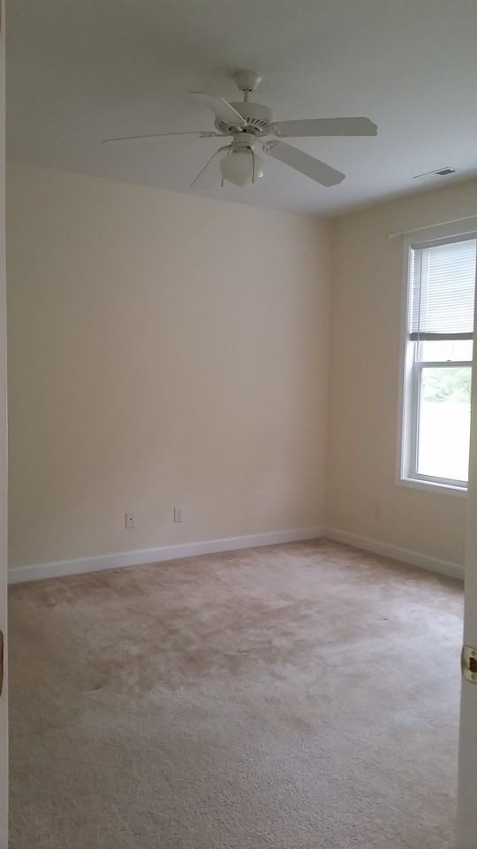108 Azalea Dr - Photo 5 of 9