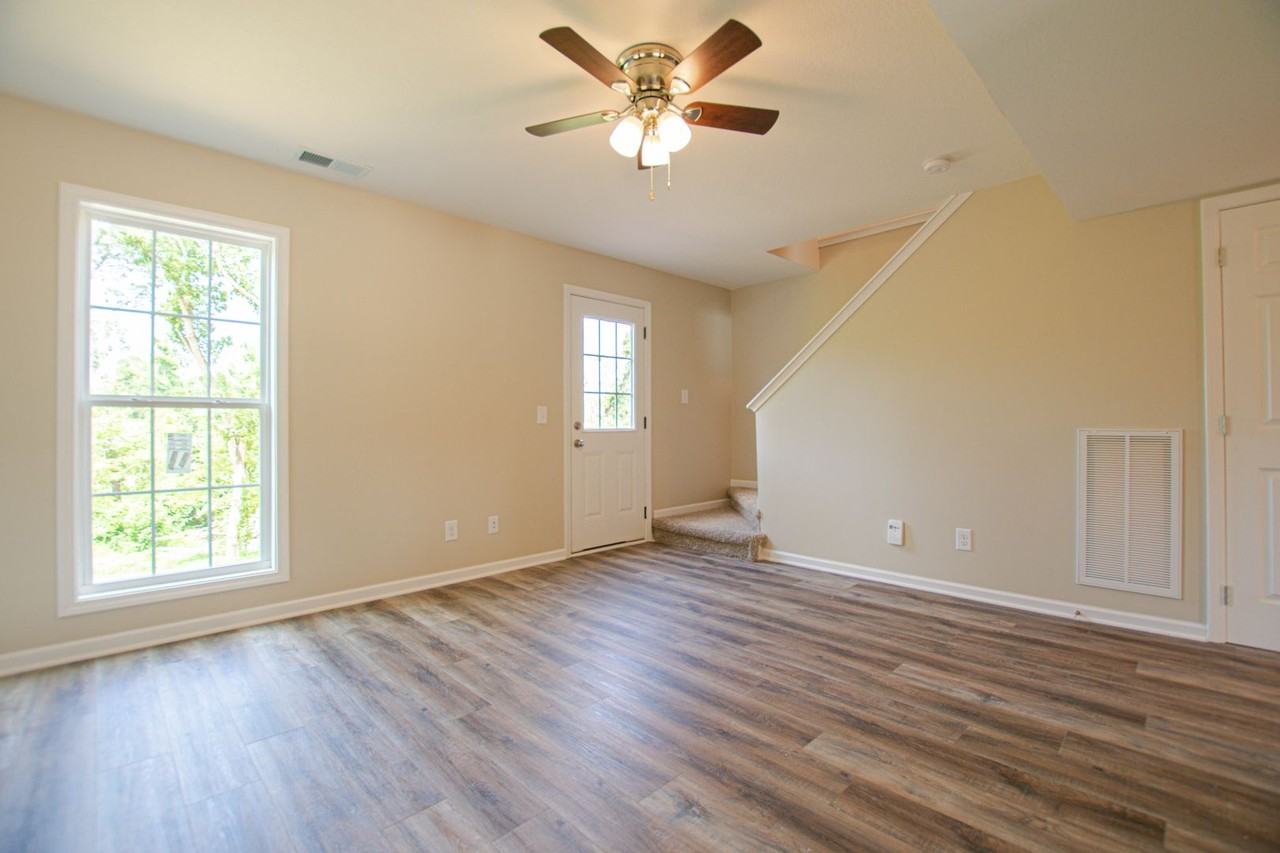 2066 Tynewood Dr - Photo 4 of 15