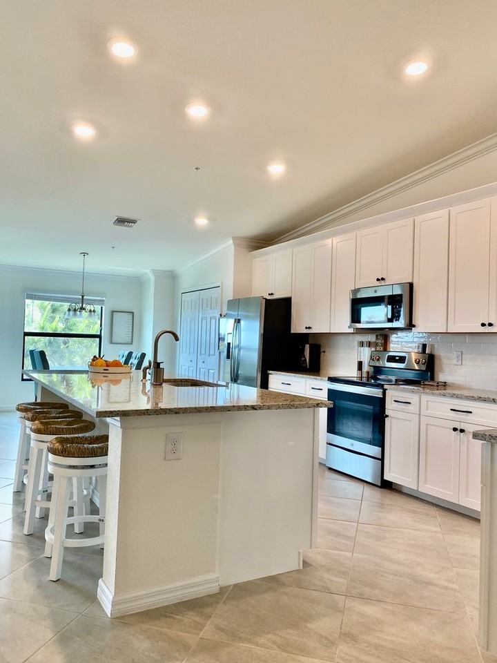 5710 Palmer Cir #203 - Photo 3 of 34