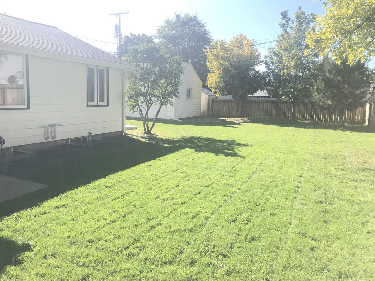 1515 S Grant St - Photo 2 of 12