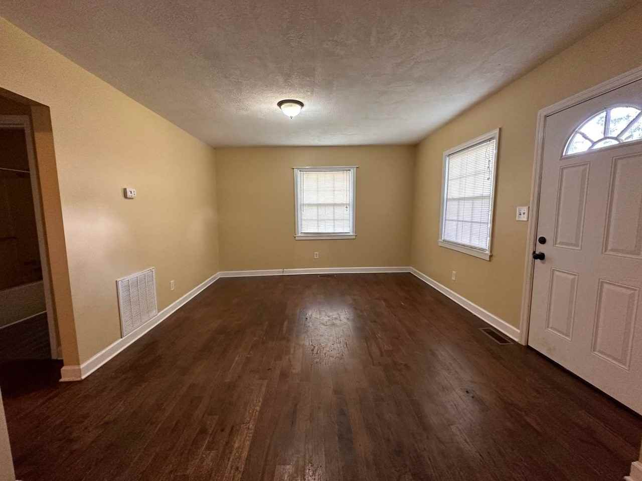 610 Martin St - Photo 4 of 17