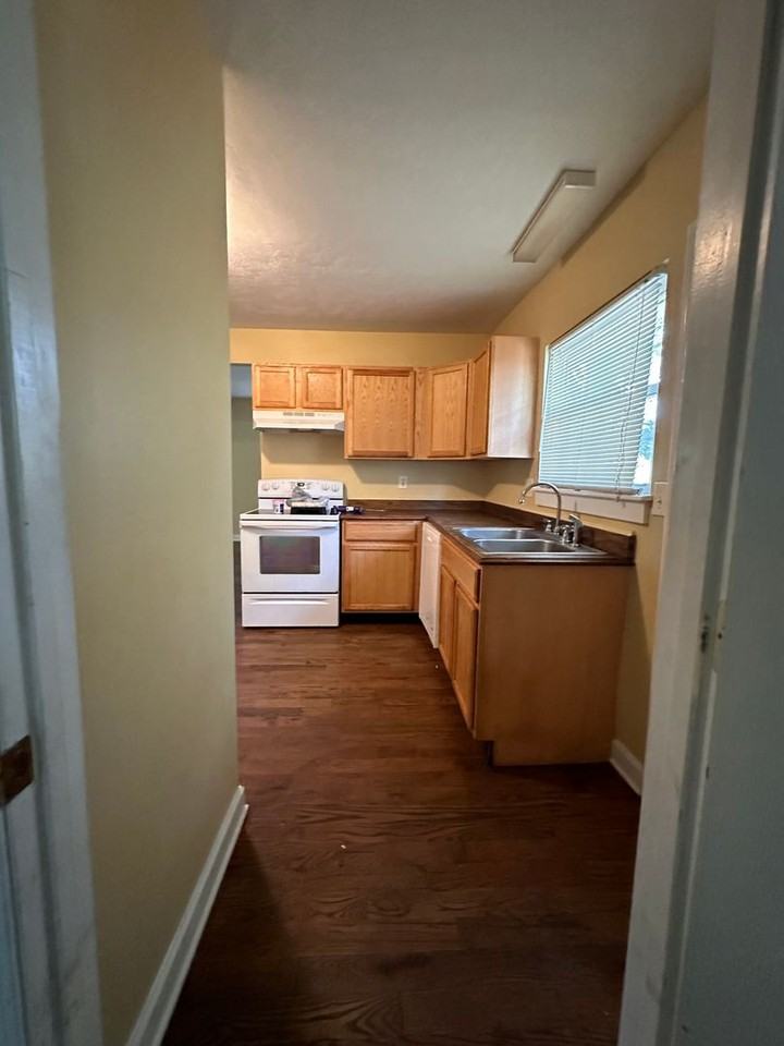 610 Martin St - Photo 6 of 17