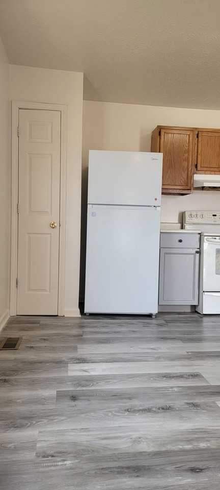 319 Clearwater Way - Photo 2 of 14