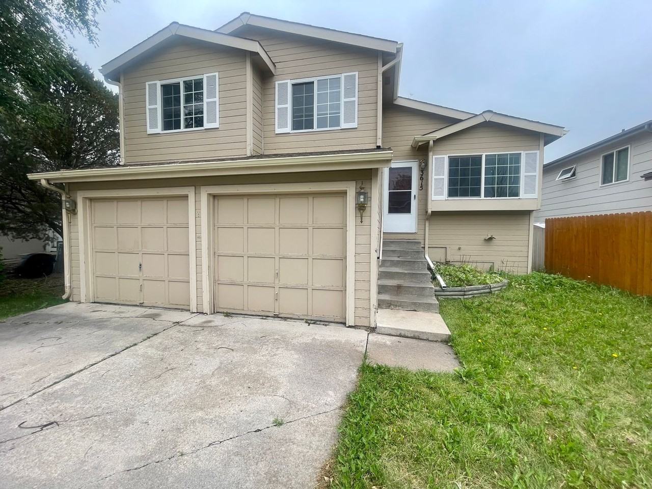 3615 Hazelwood Ct - Photo 3 of 25