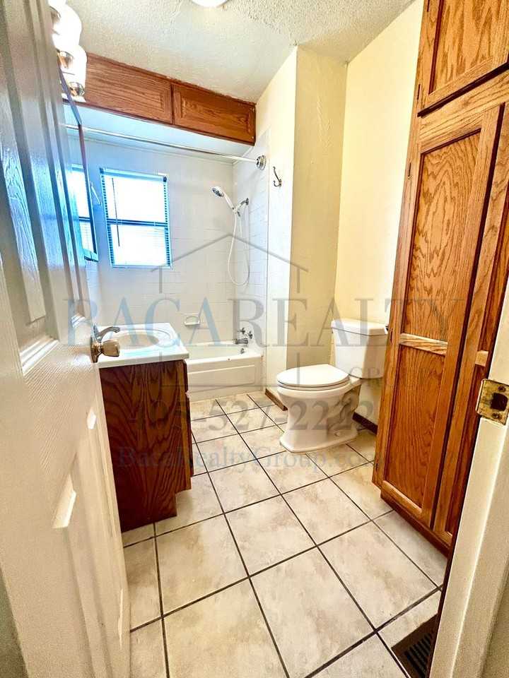 110 E Jenkins St - Photo 6 of 18
