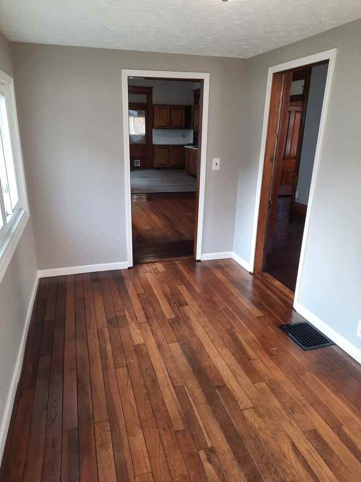 1615 Ferry St - Photo 7 of 32